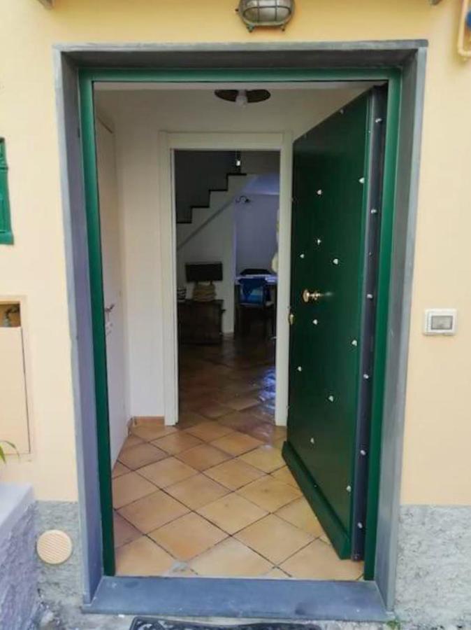 Casa Sulla Spiaggia Di Boccadasse Genua Exteriör bild